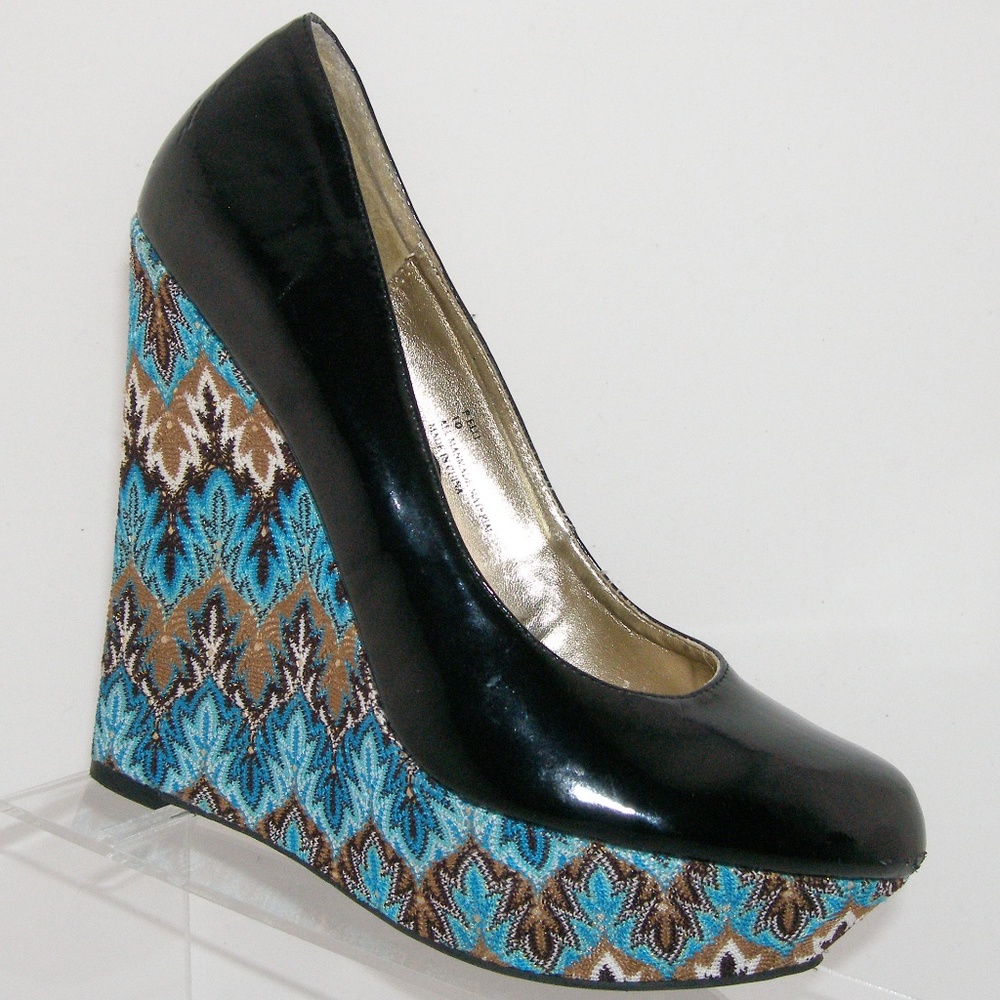 Steve Madden 'Elli' faux patent platform wedge 10 - Picture 1 of 8